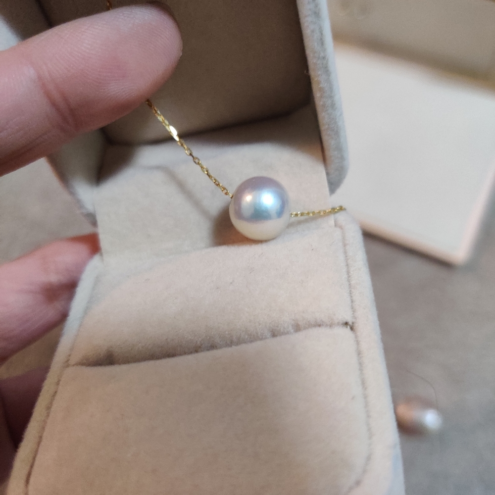 Genuine pearl necklace